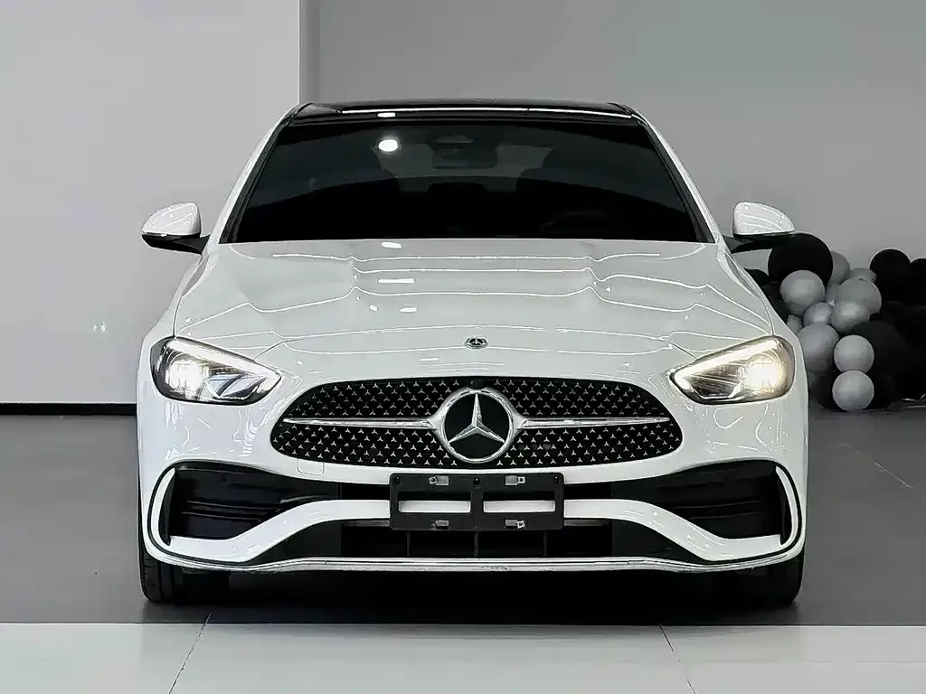 Mercedes-Benz C-Class — фото 1
