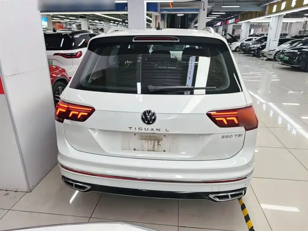 Volkswagen Tiguan L — фото 7