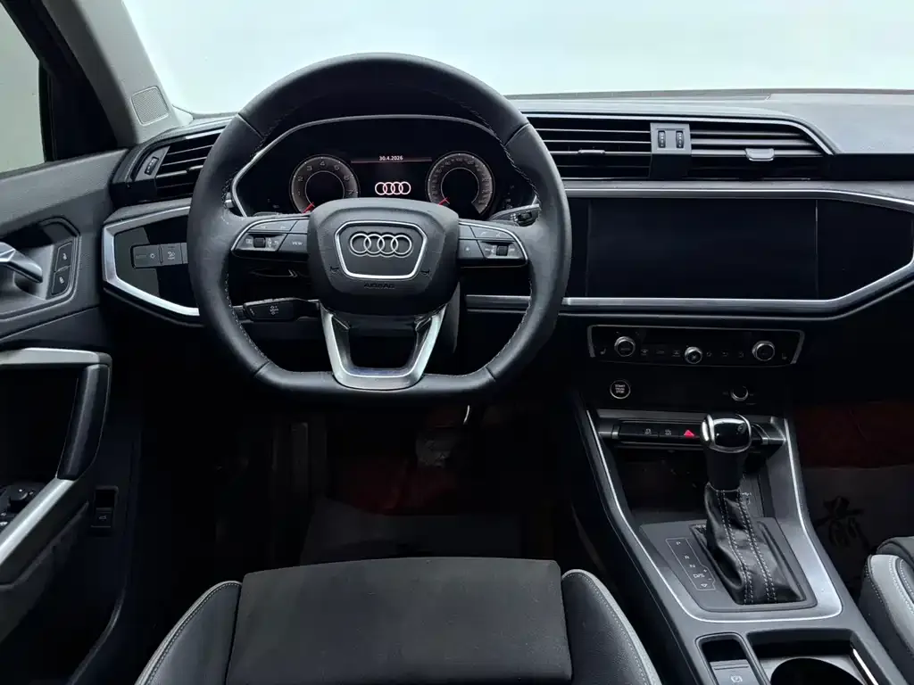Audi Q3 — фото 8