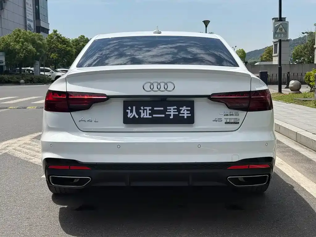 Audi A4L — фото 9
