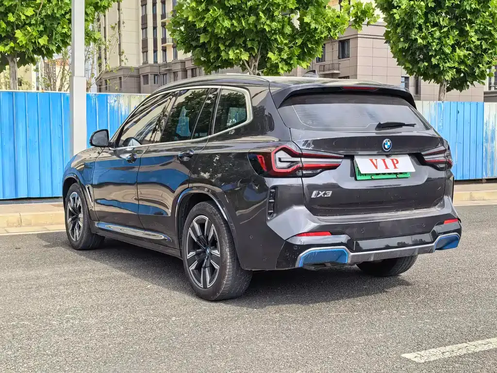 BMW iX3 — фото 5