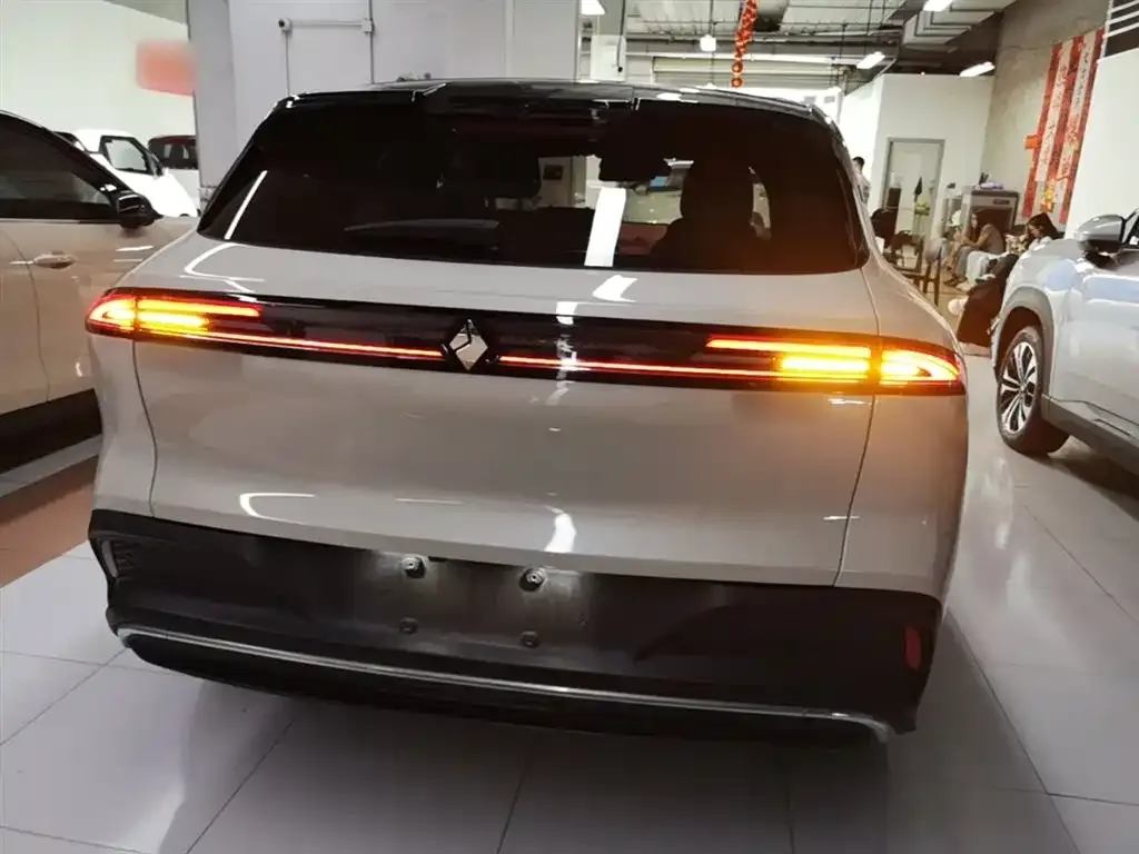 Baojun Yunhai 2024 из CN, фото 10