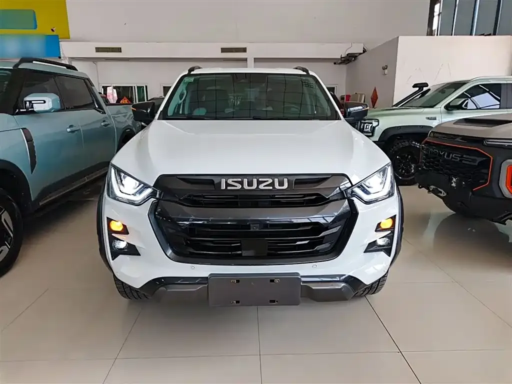 Isuzu D-MAX 2023 из CN, фото 2