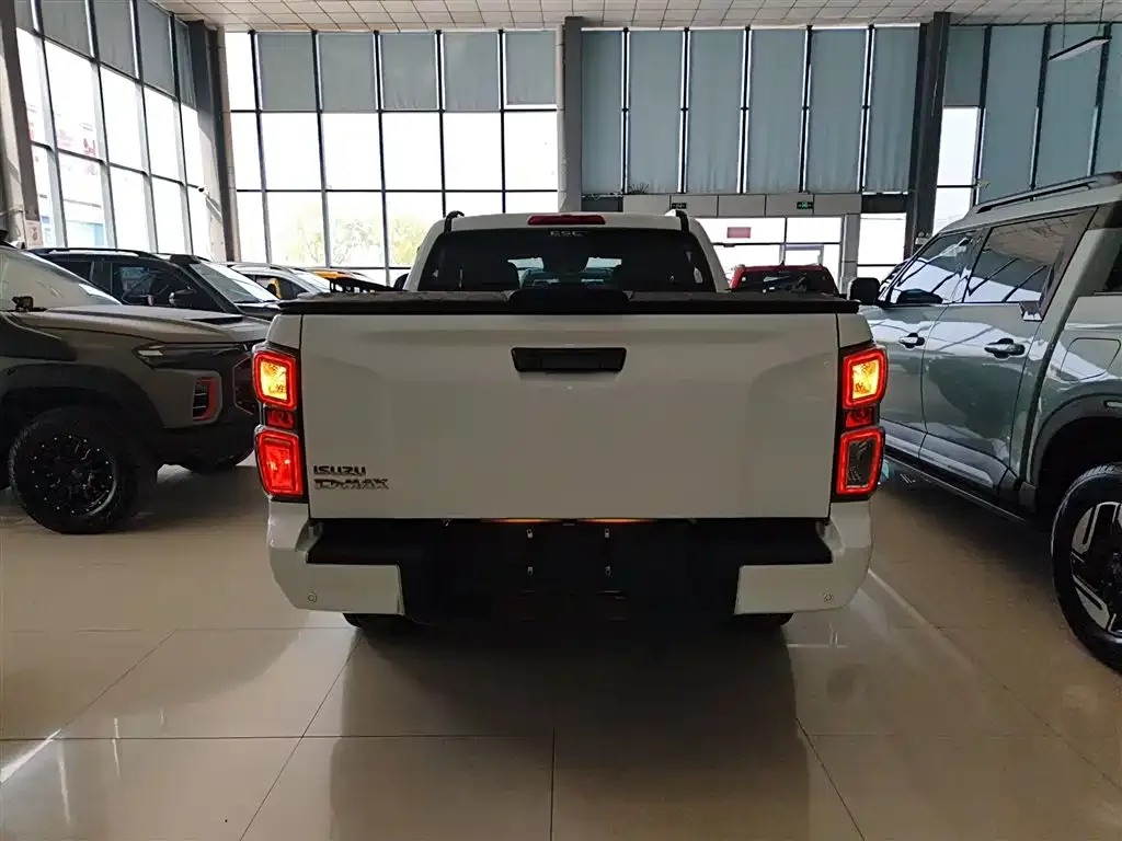 Isuzu D-MAX 2023 из CN, фото 9