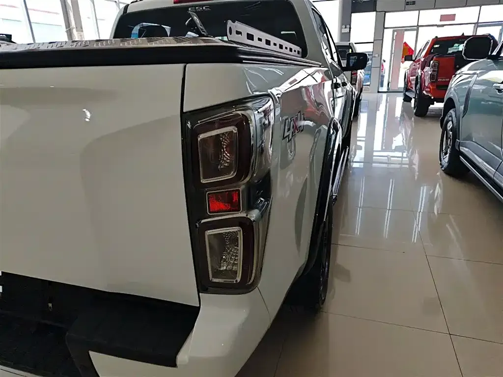 Isuzu D-MAX 2023 из CN, фото 8