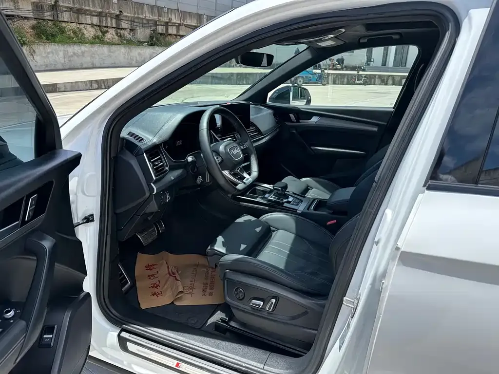 Audi Q5L Sportback — фото 2