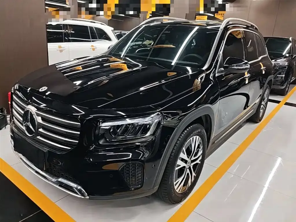 Mercedes-Benz GLB — фото 1