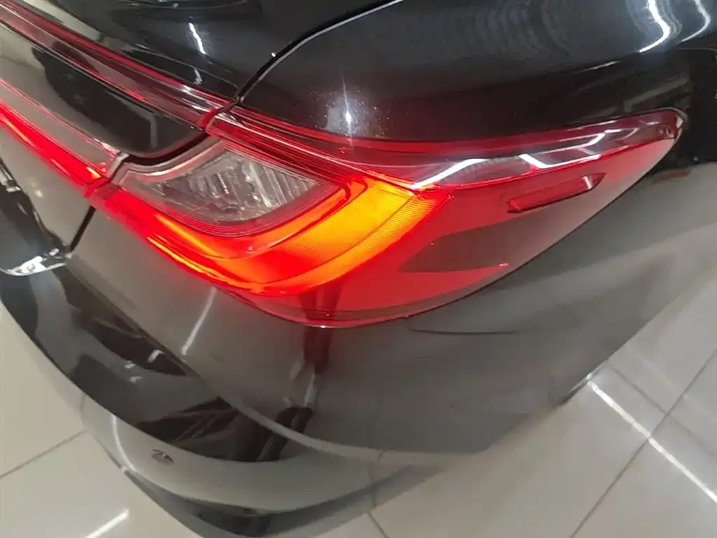 Toyota Camry — фото 6