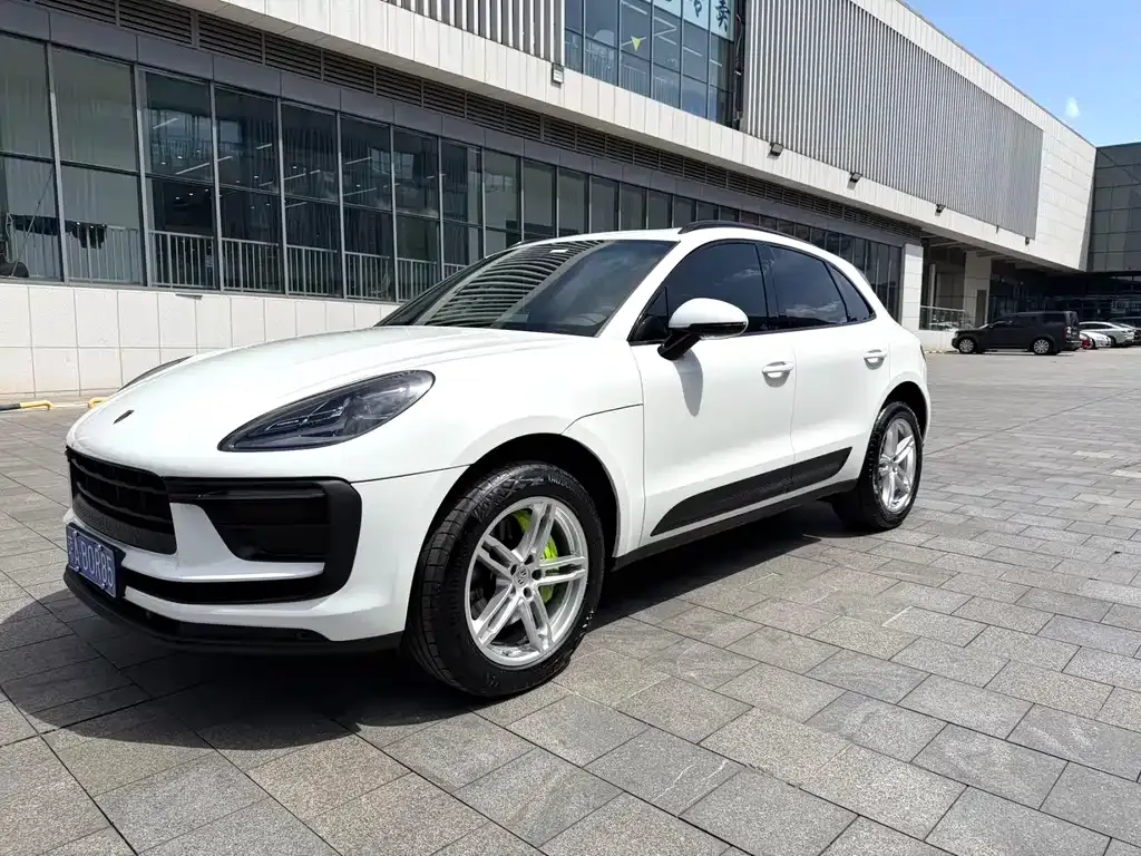 Porsche Macan — фото 1