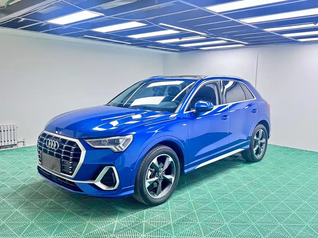 Audi Q3 — фото 1