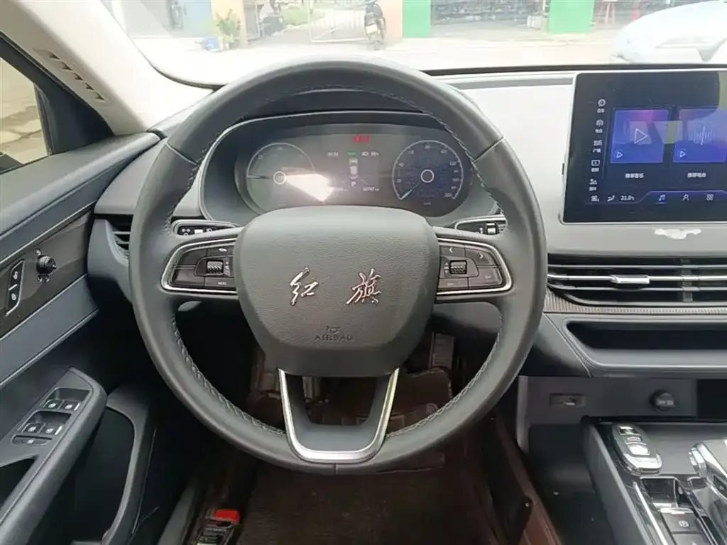 Hongqi E-QM5 — фото 6