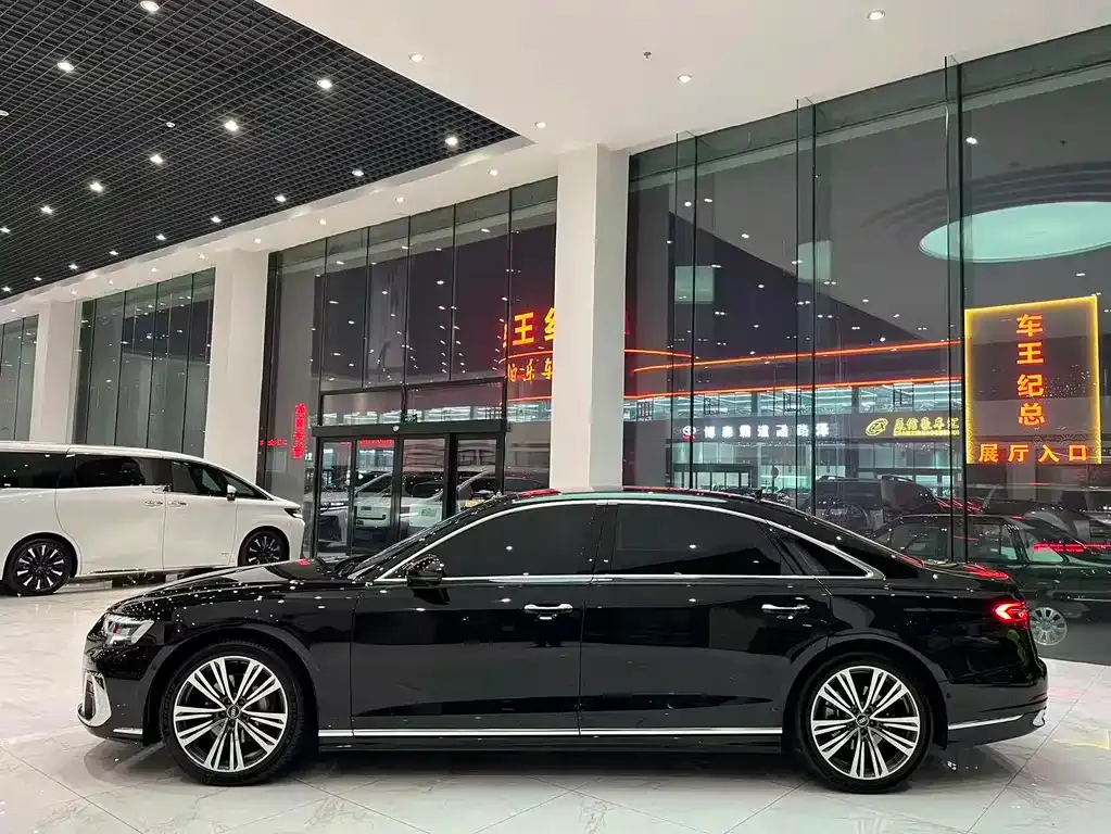 Audi A8 — фото 9