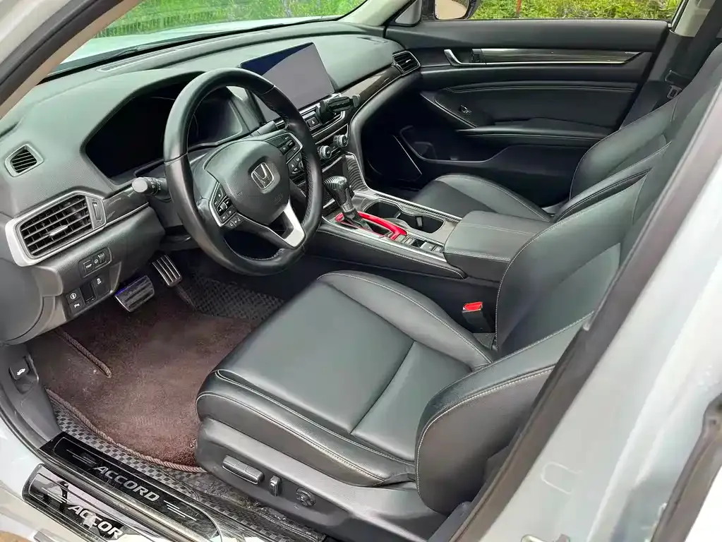 Honda Accord — фото 10