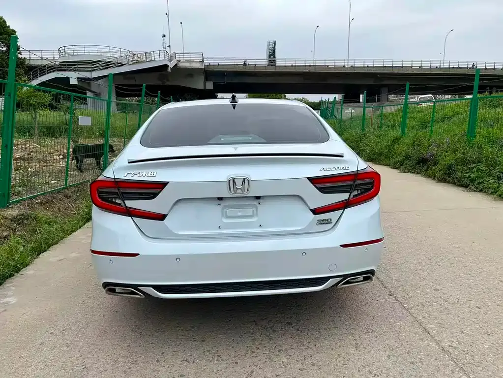 Honda Accord — фото 5