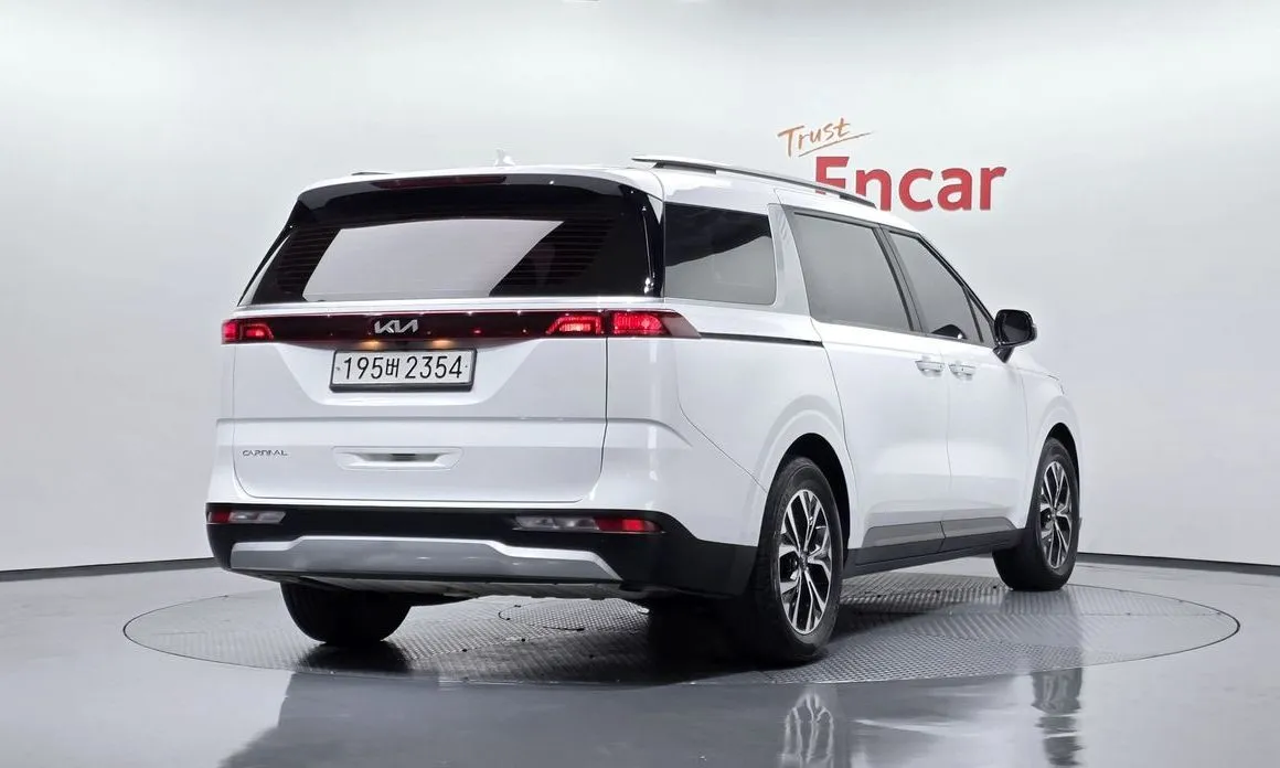 Kia Carnival — фото 4