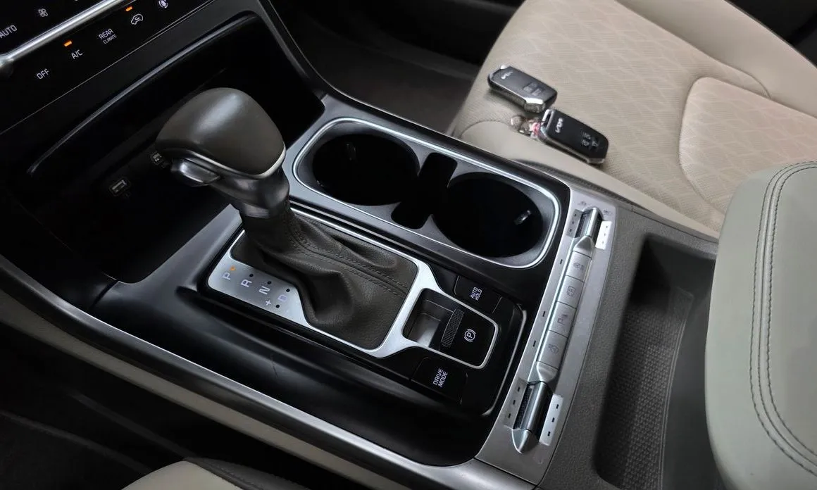 Kia Carnival — фото 10