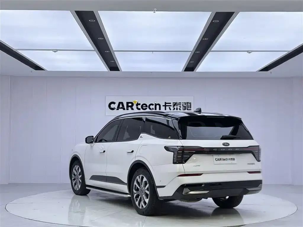 Ford Edge — фото 10