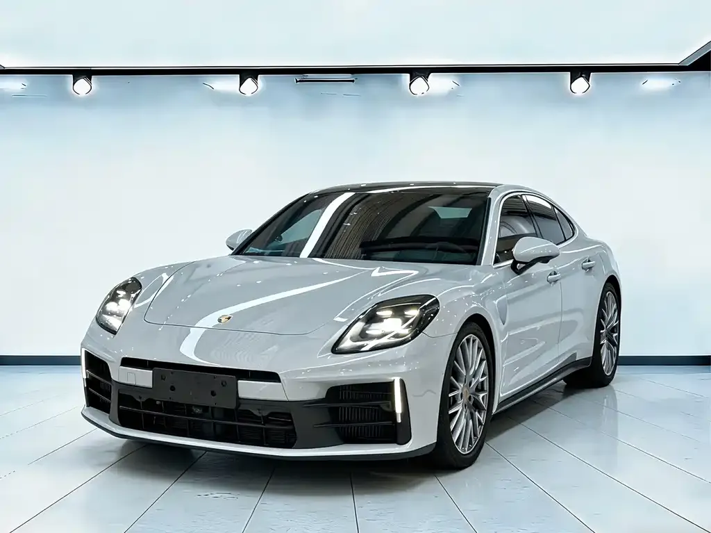 Porsche Panamera — фото 1