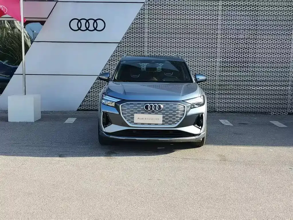 Audi Q4 e-tron — фото 6