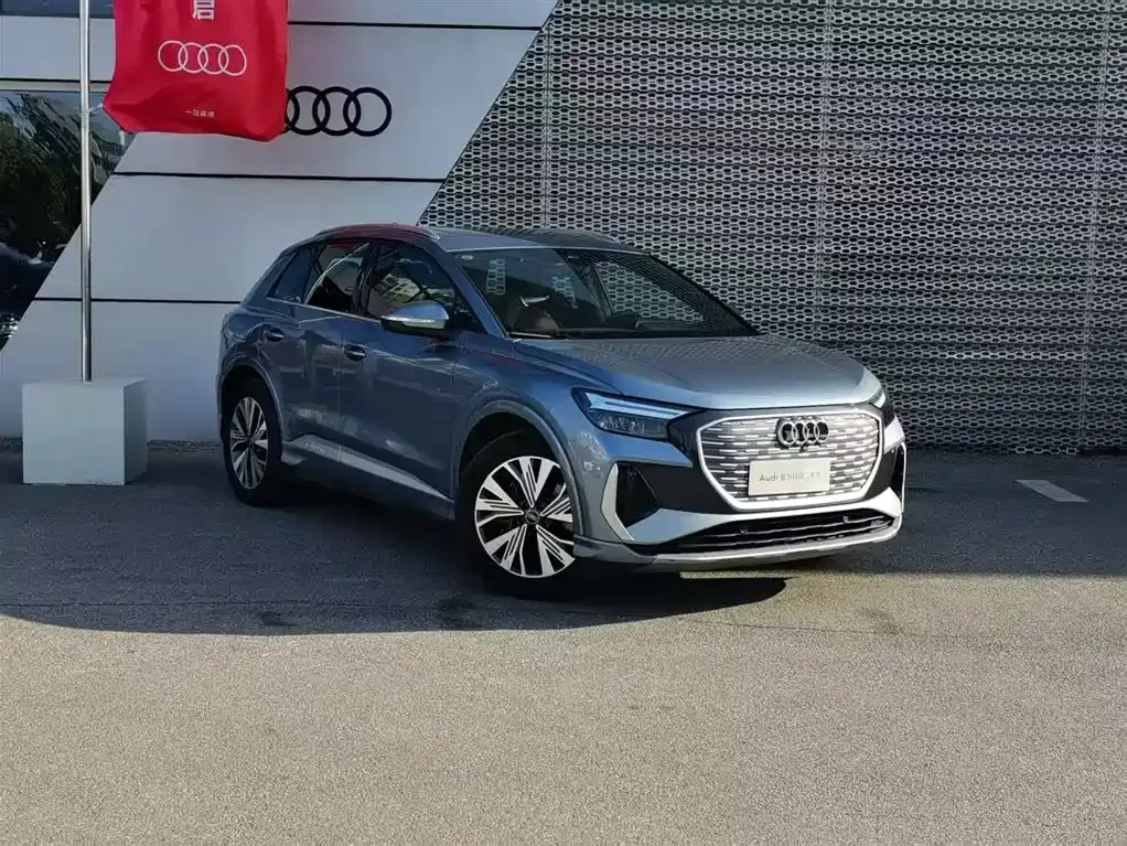 Audi Q4 e-tron — фото 8