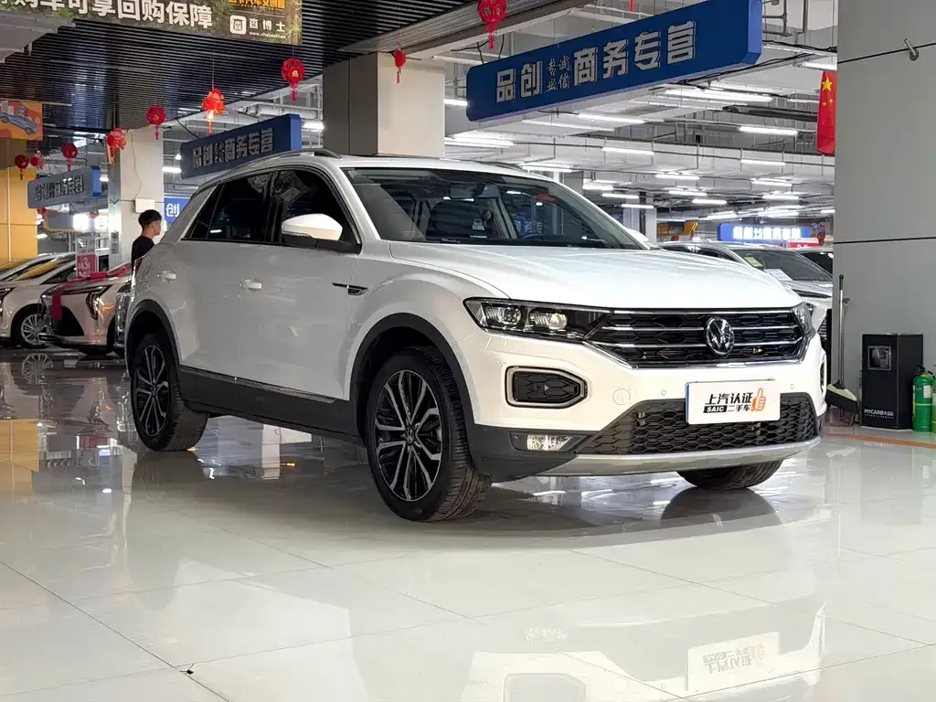 Volkswagen T-Roc — фото 2