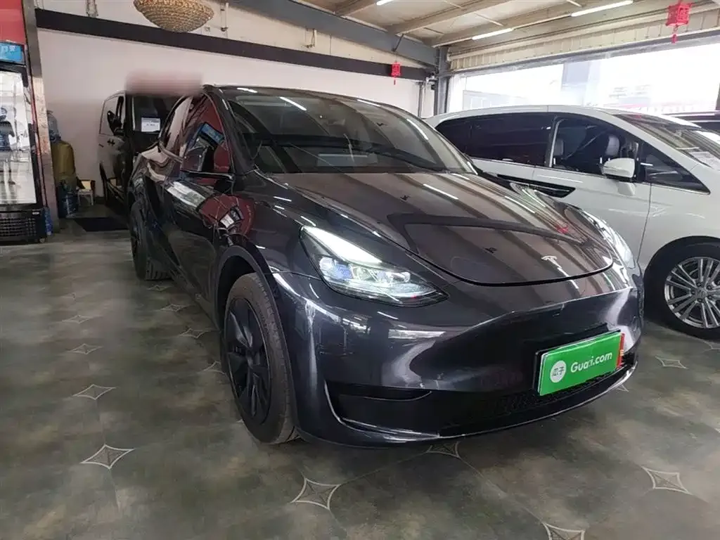 Tesla Model Y — фото 9