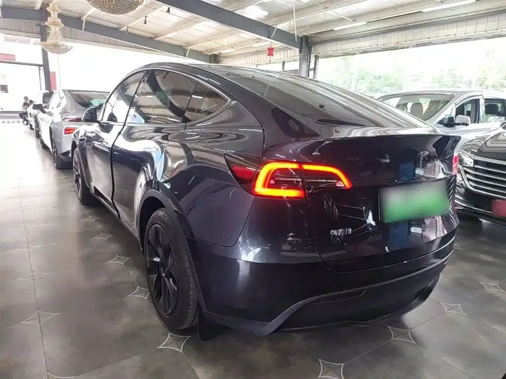 Tesla Model Y — фото 3