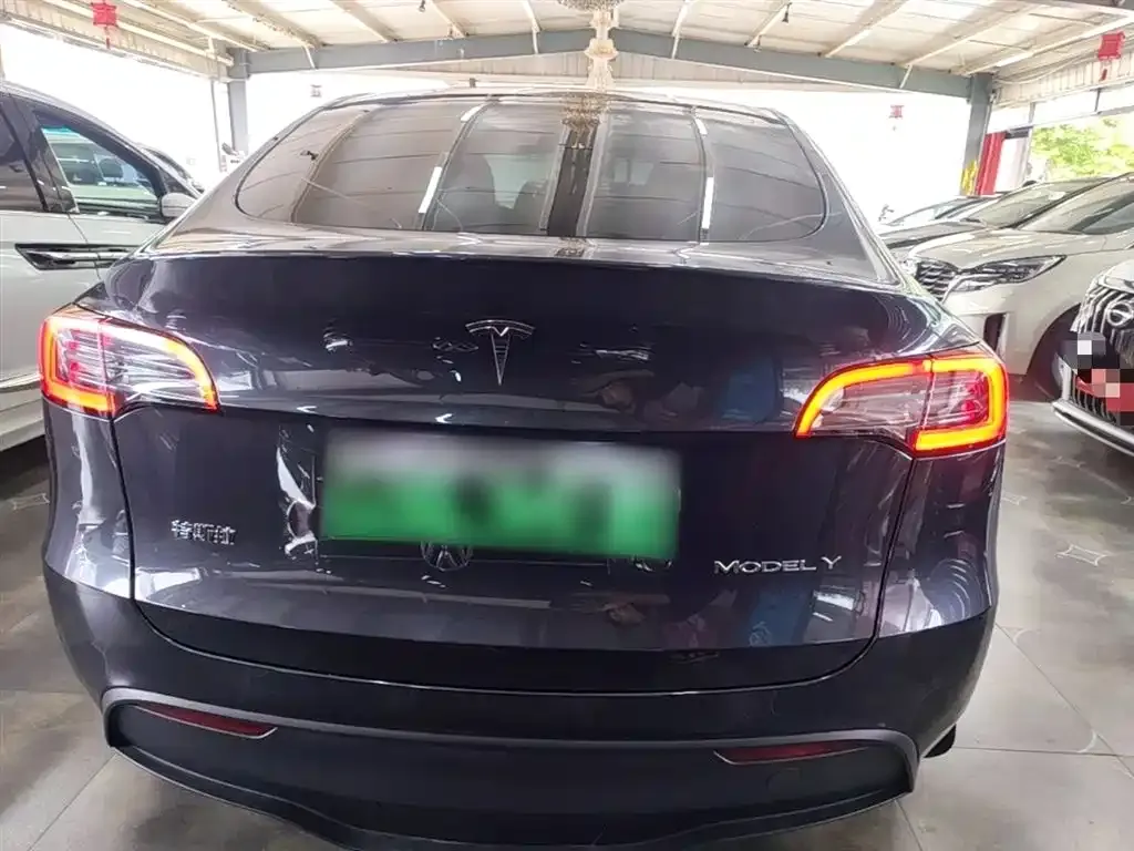 Tesla Model Y — фото 4