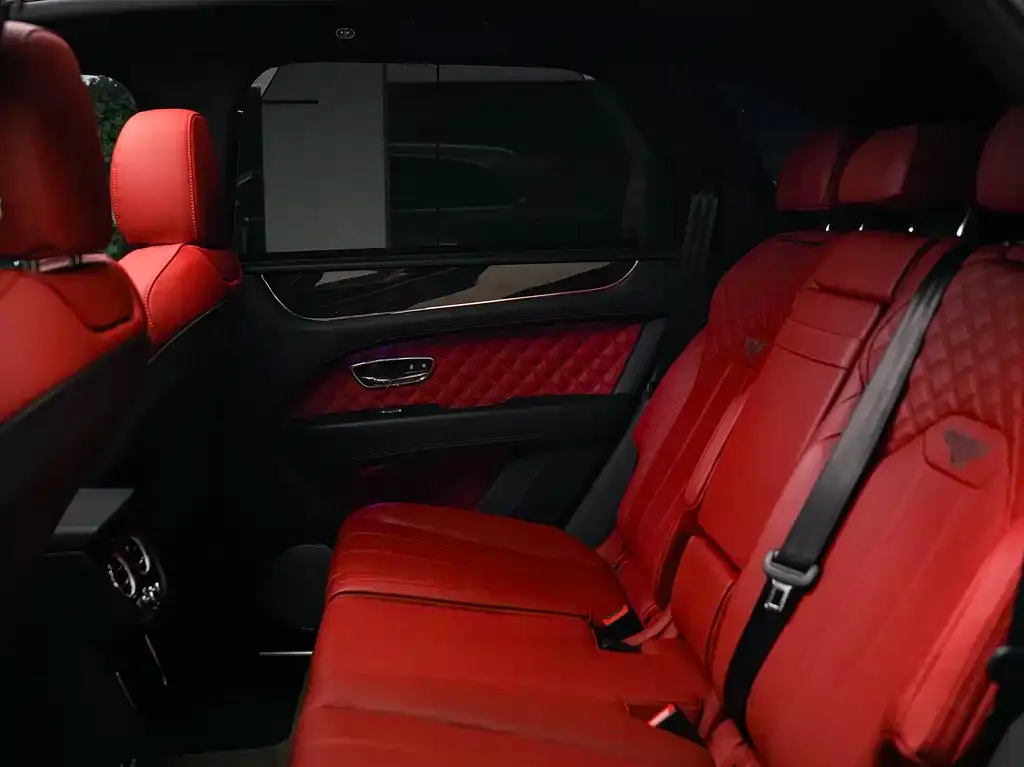 Bentley Bentayga 2021 из CN, фото 2