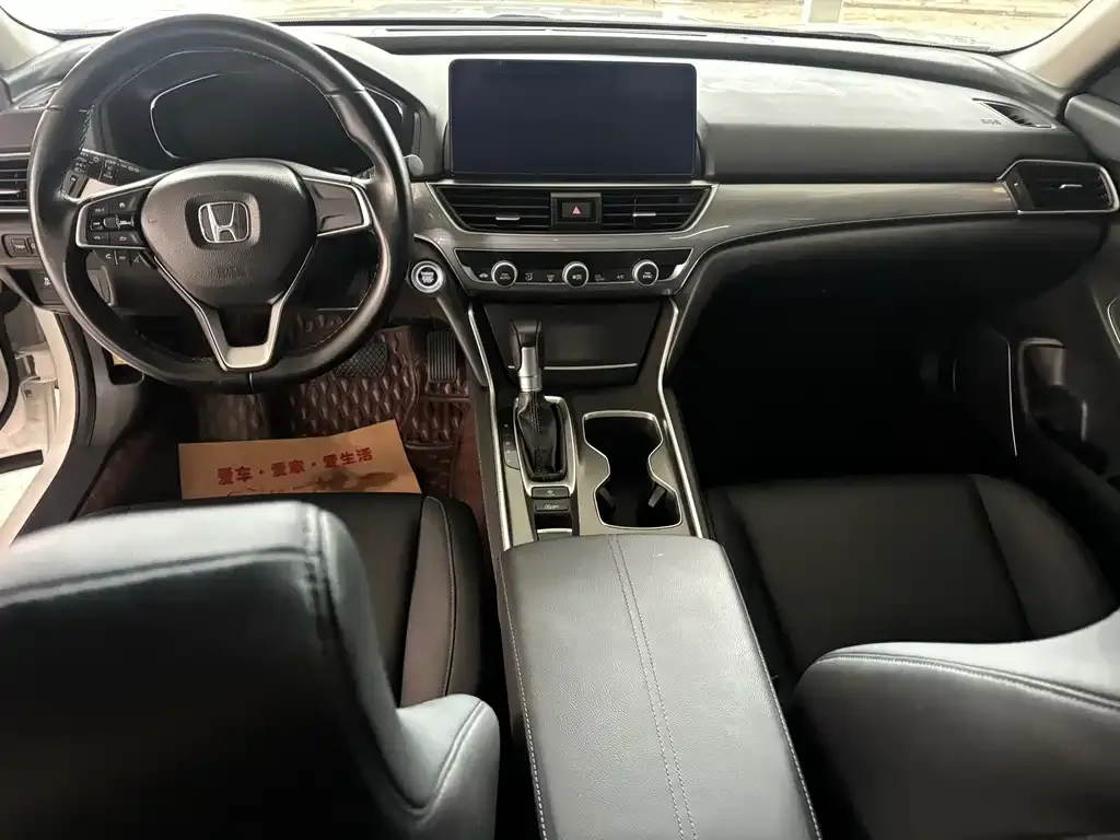 Honda Accord — фото 10