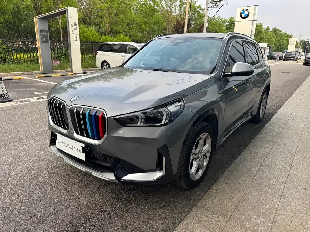 BMW X1 — фото 1