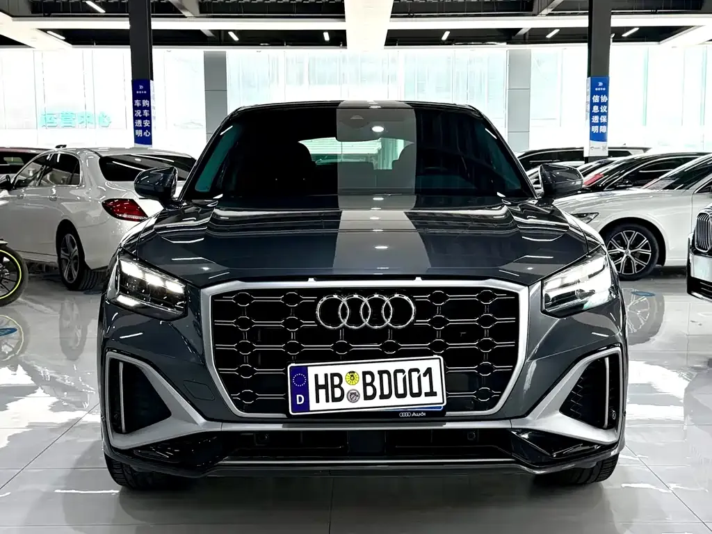 Audi Q2L — фото 4