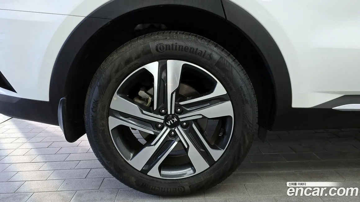 Kia Sorento — фото 6