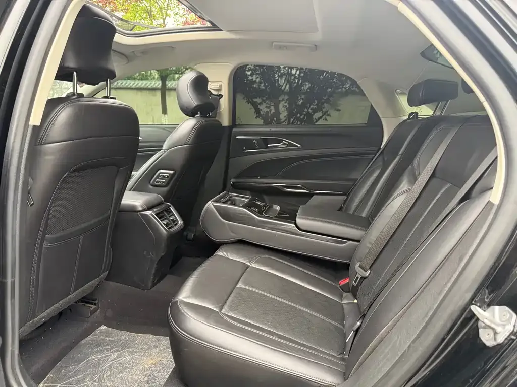 Ford Taurus — фото 5