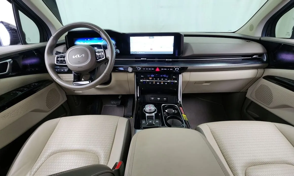 Kia Carnival — фото 8