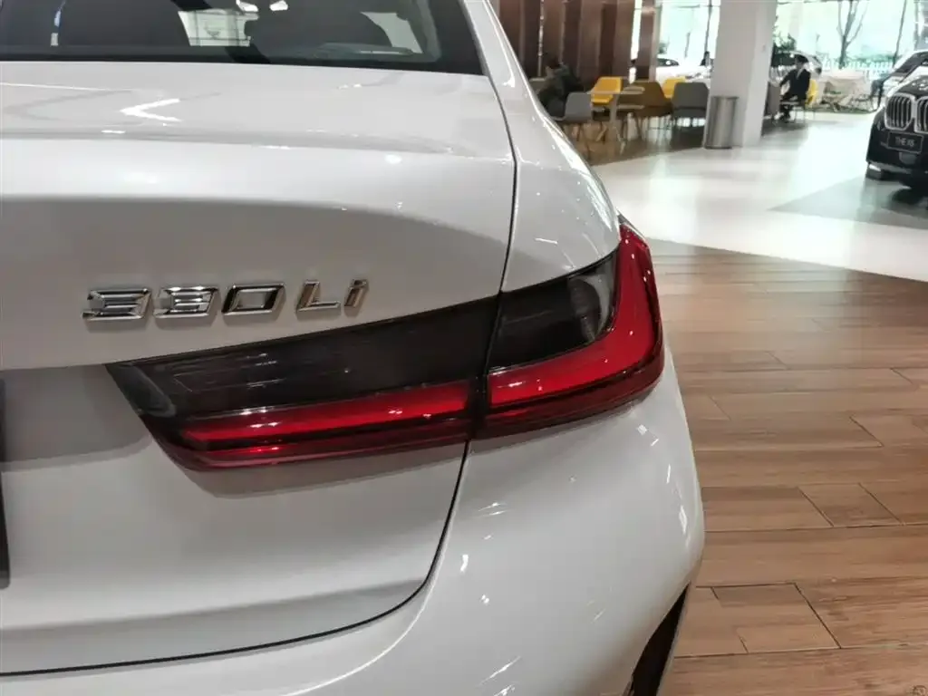 BMW 3 Series 2024 из CN, фото 2