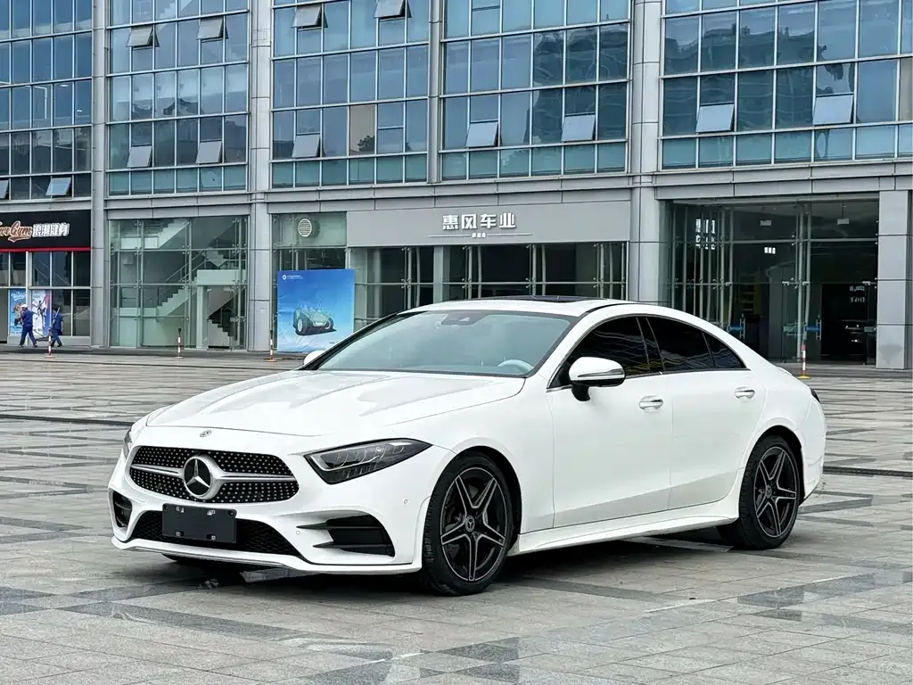 Mercedes-Benz CLS — фото 1