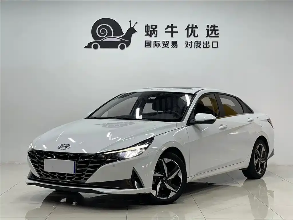 Hyundai Elantra — фото 1