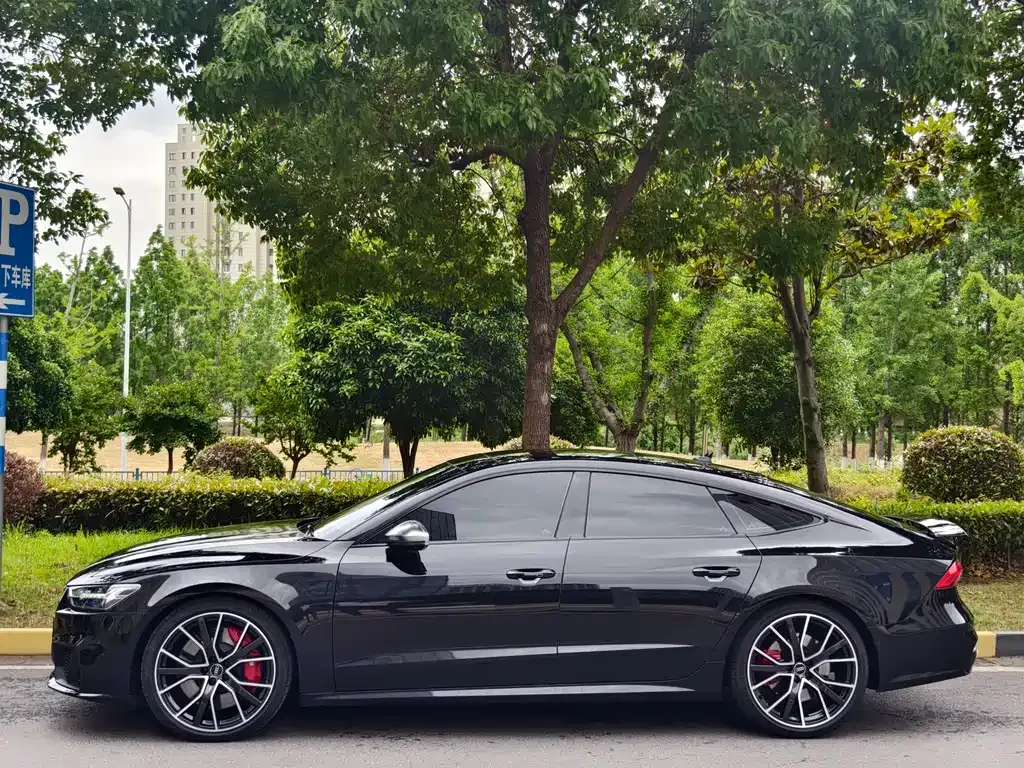 Audi S7 2023 из CN, фото 7