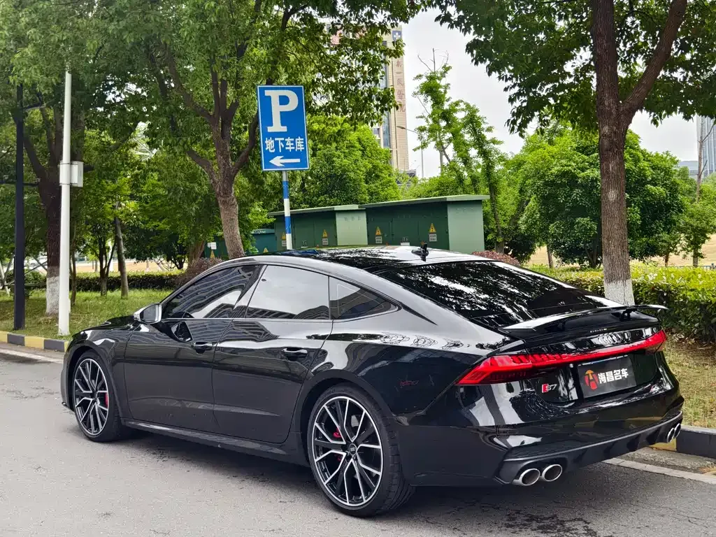 Audi S7 2023 из CN, фото 5