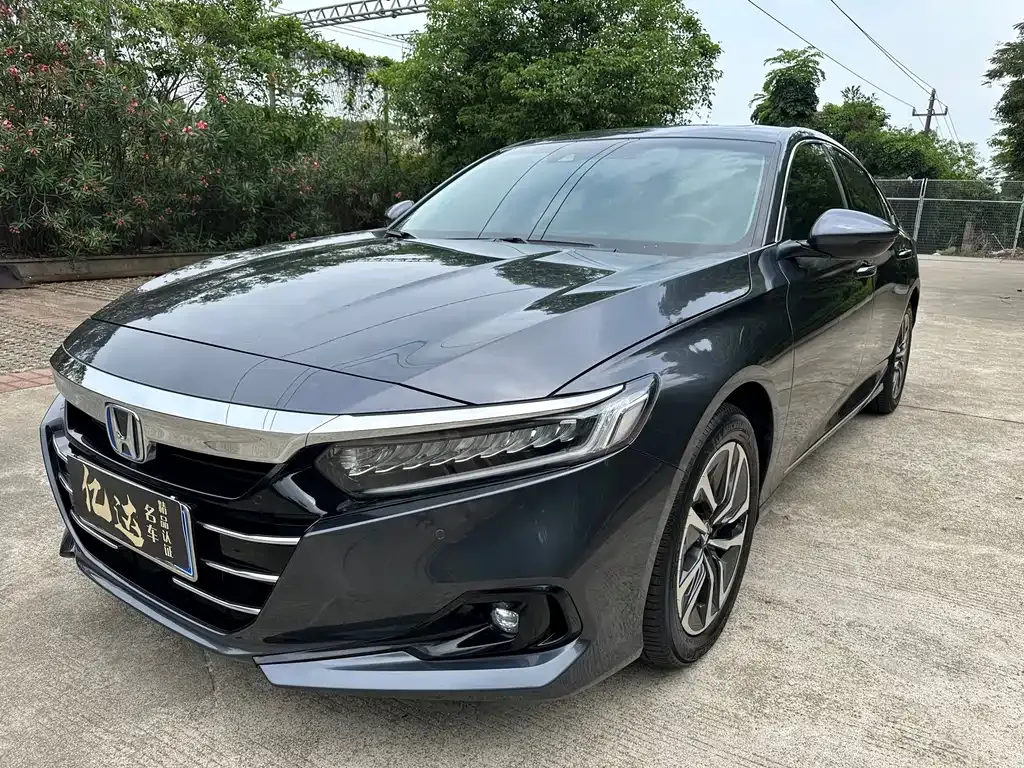 Honda Accord — фото 8
