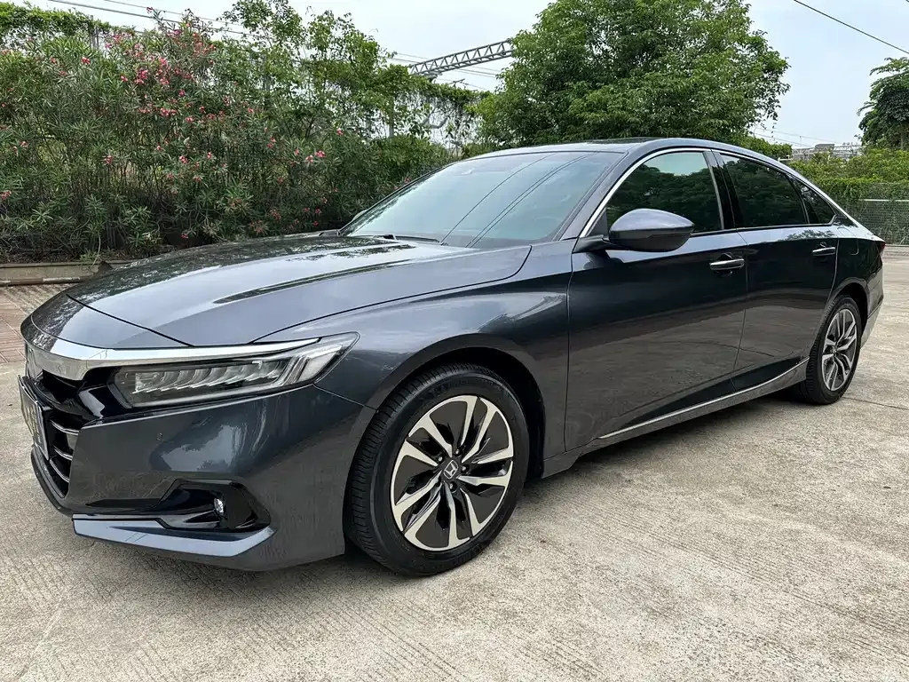 Honda Accord — фото 7