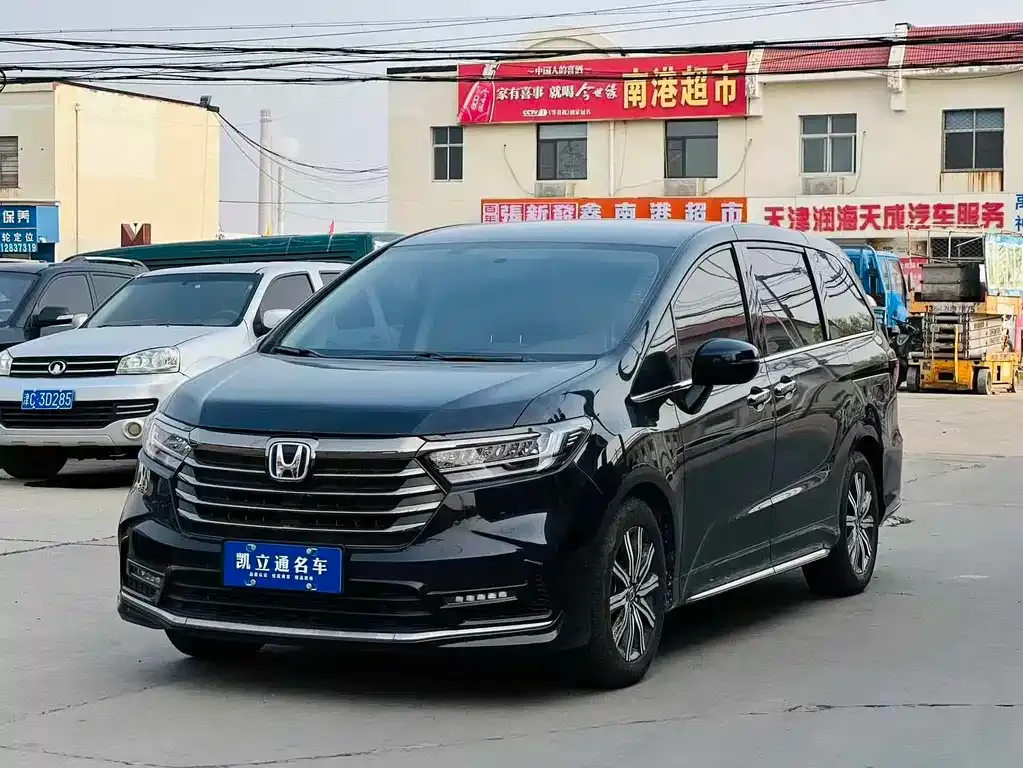 Honda Odyssey — фото 1