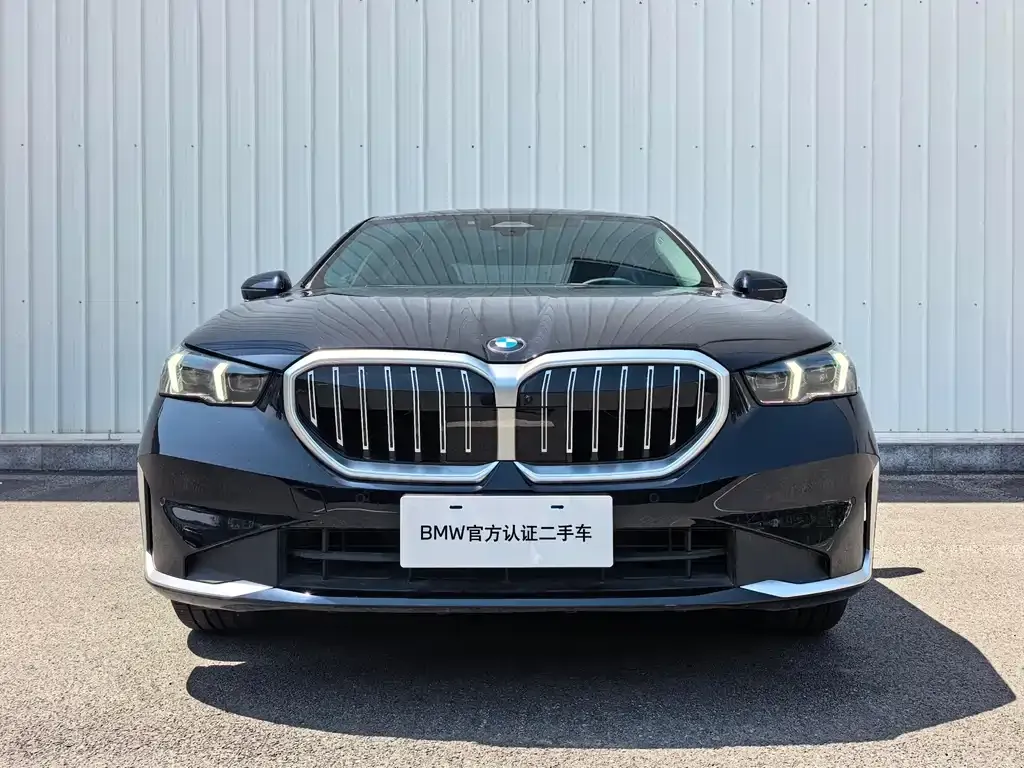 BMW 5 Series — фото 2