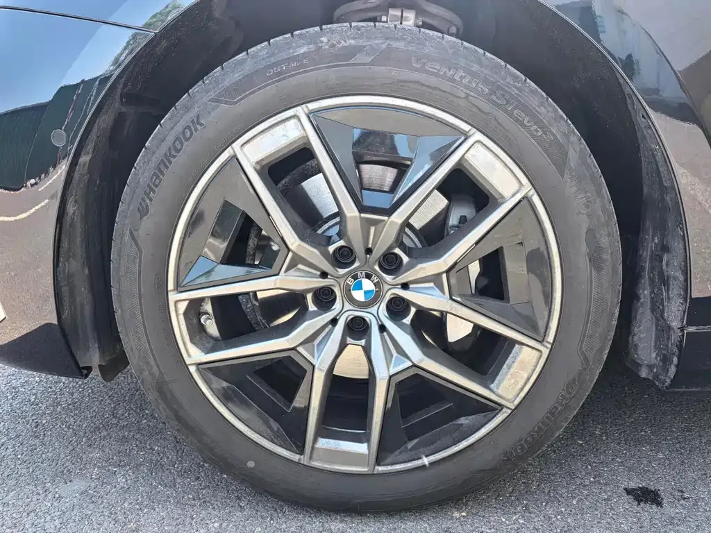 BMW 5 Series — фото 10