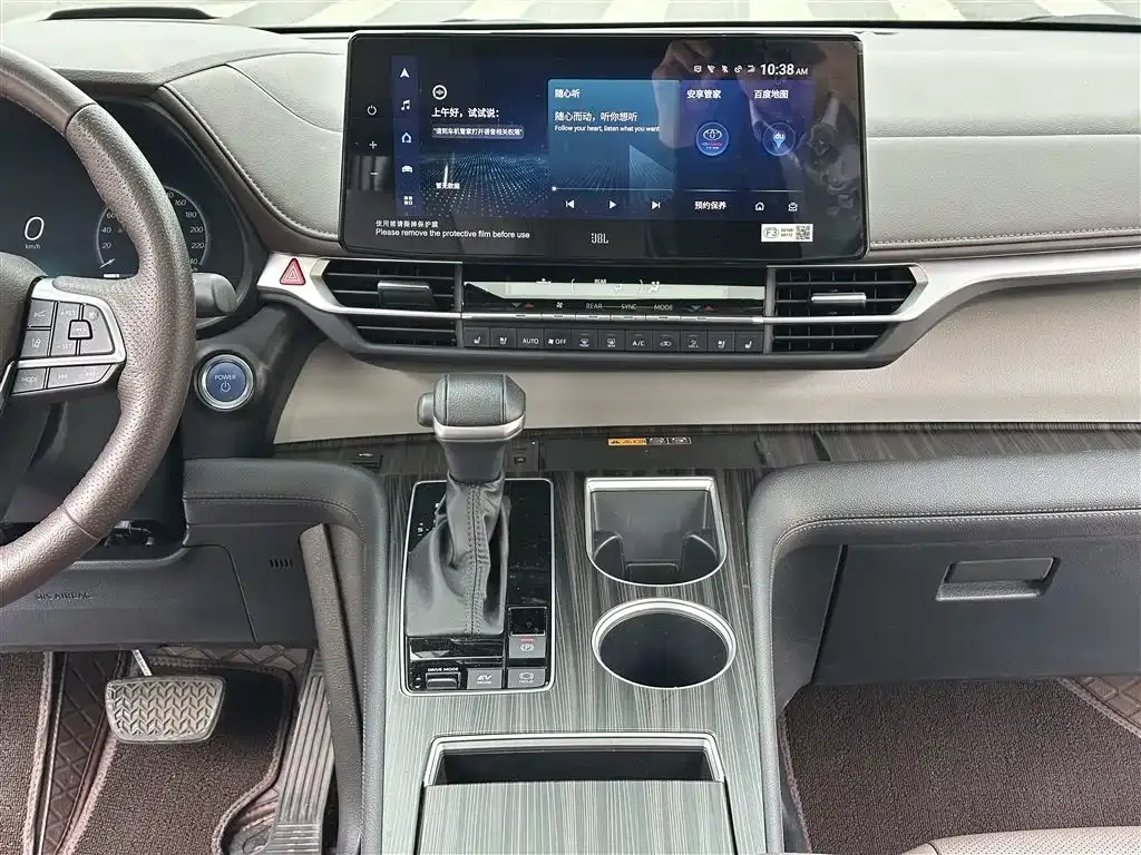 Toyota Granvia — фото 7