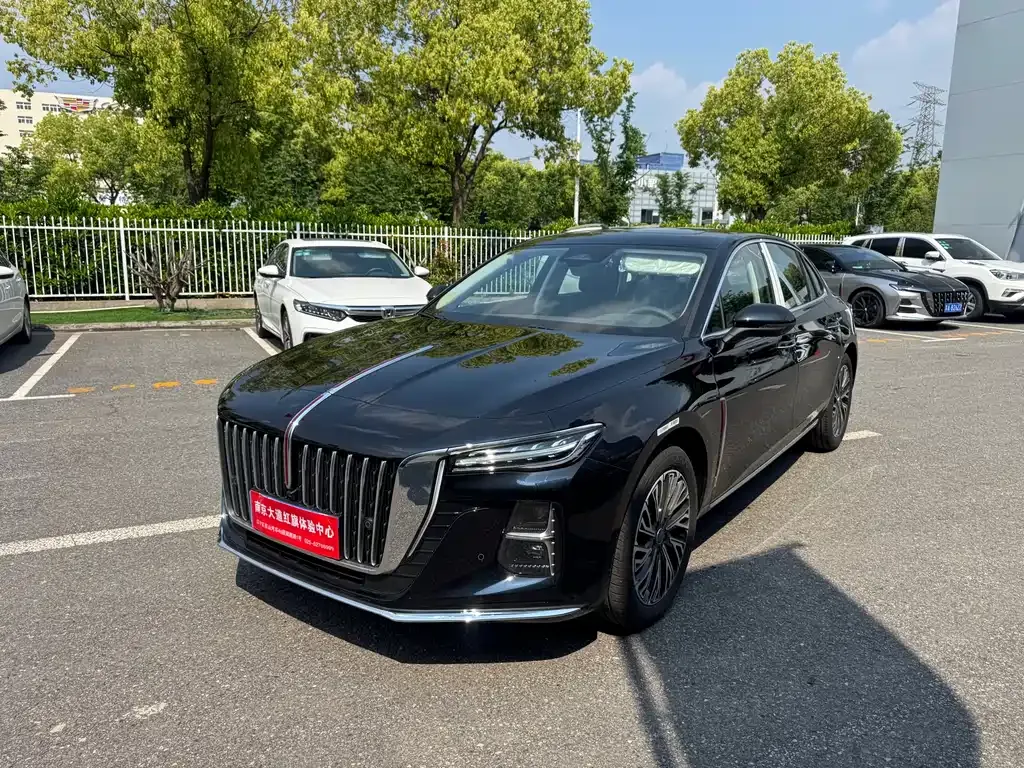 Hongqi H5 — фото 1