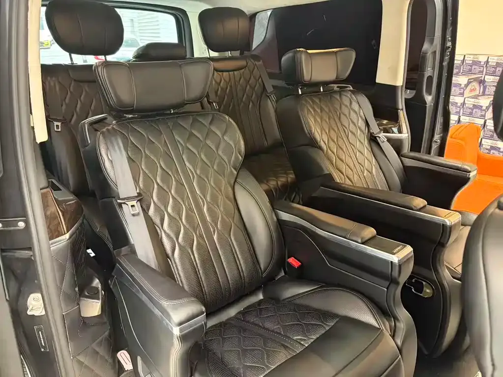 Mercedes-Benz V-Class 2021 из CN, фото 8