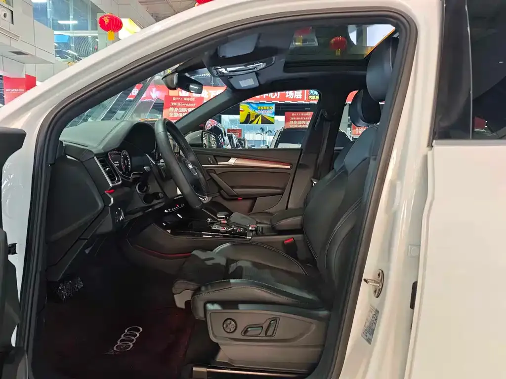 Audi Q5L Sportback 2022 из CN, фото 7