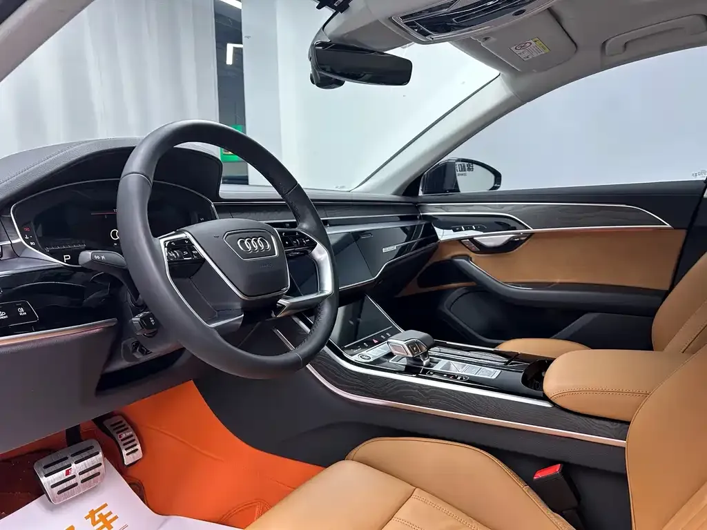 Audi A8 — фото 10